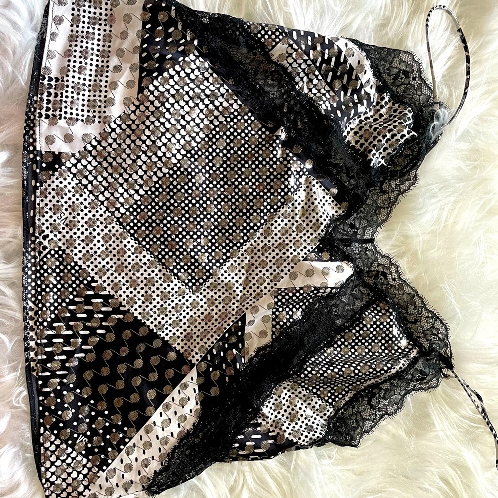 🚫SOLD V Secret silk top & bottom